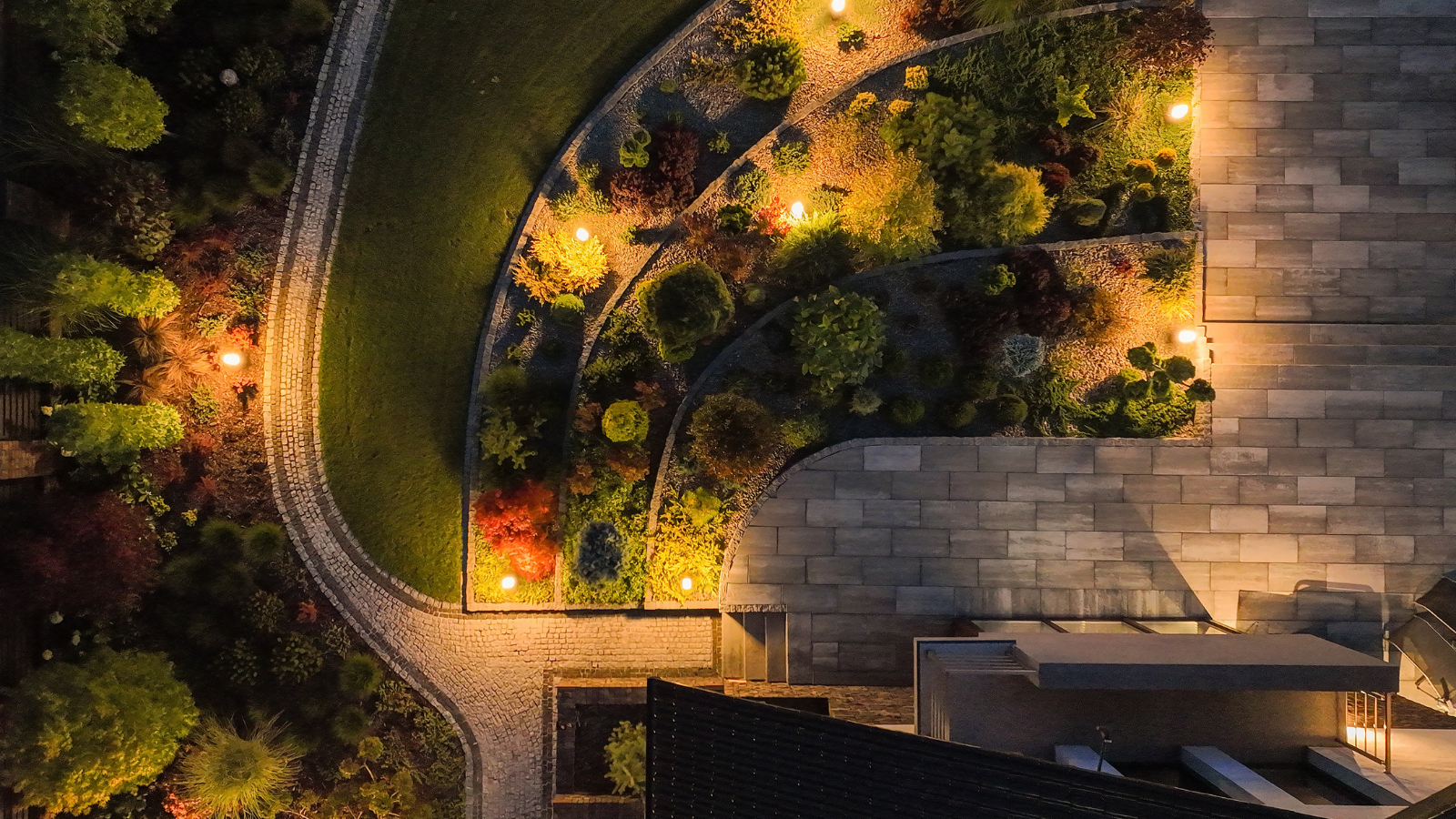 Landscape Lighting - S&S Landscaping